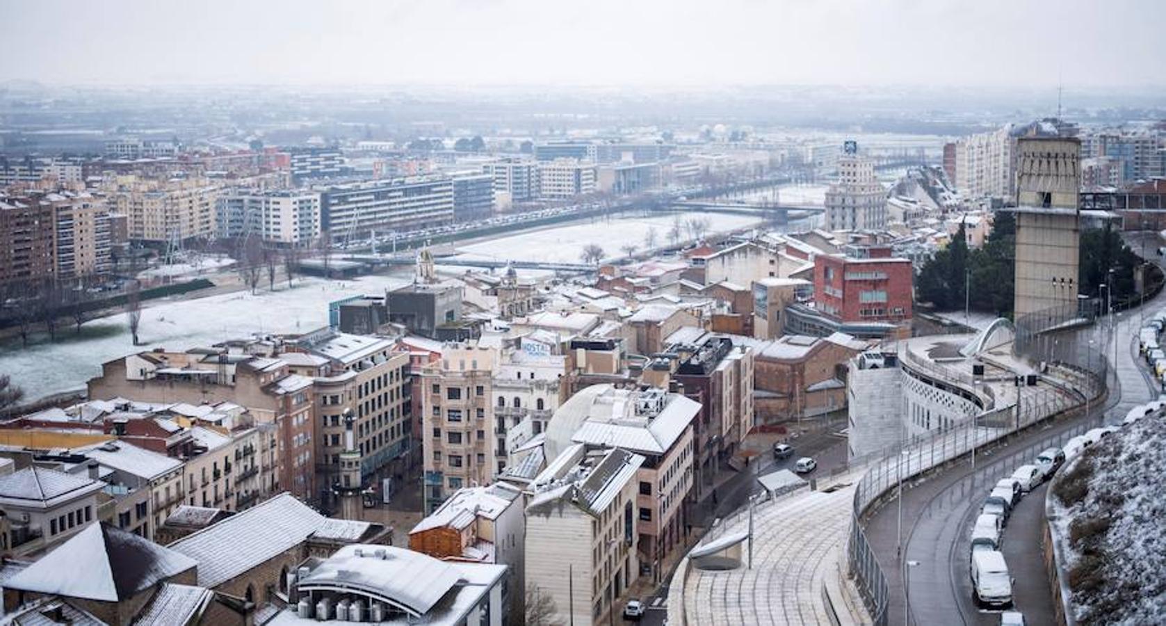 Cataluña se tiñe de blanco con la mayor nevada del invierno