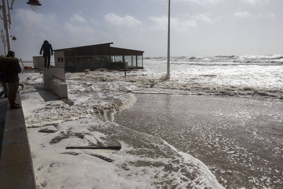 FOTOS: &#039;Emma&#039; castiga a Cádiz con una fuerza desconocida