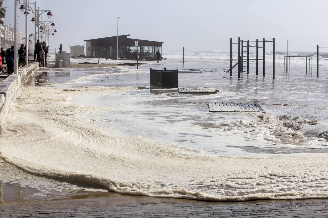 FOTOS: &#039;Emma&#039; castiga a Cádiz con una fuerza desconocida