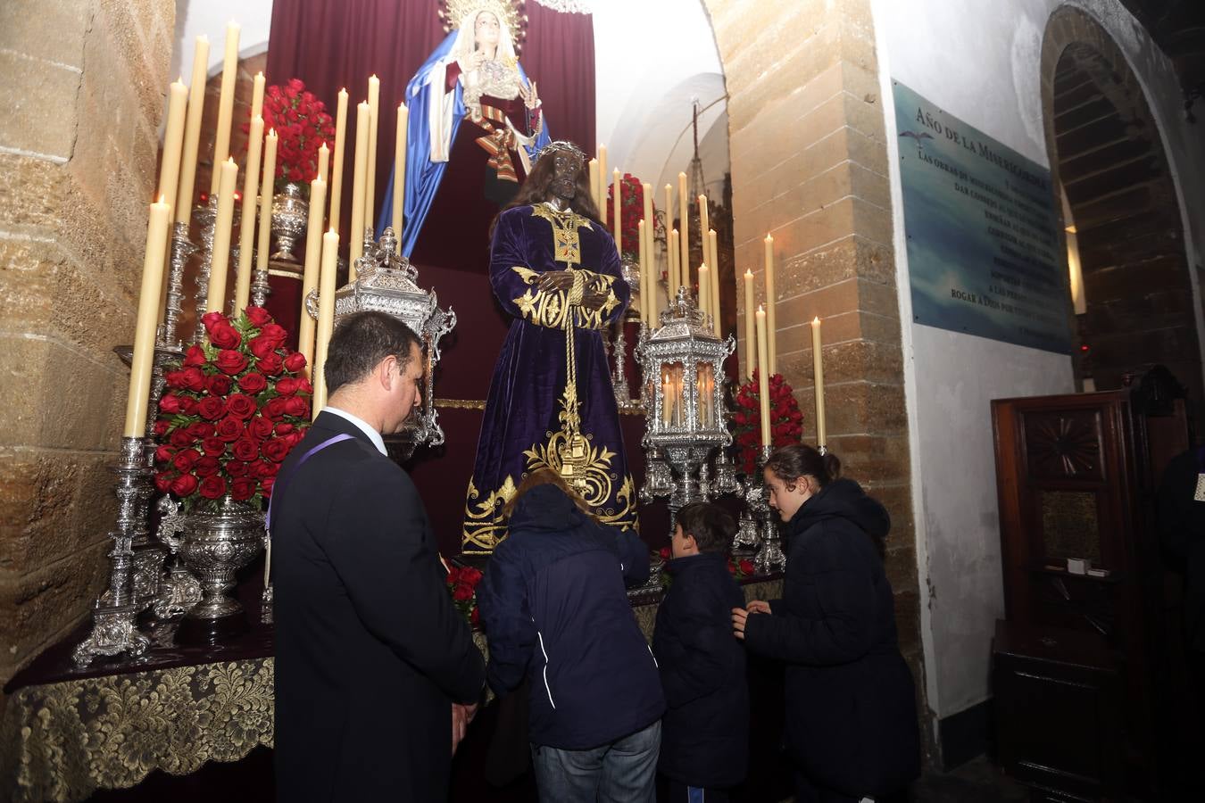 FOTOS: Solemne Besapié a Jesús de Medinaceli en Cádiz