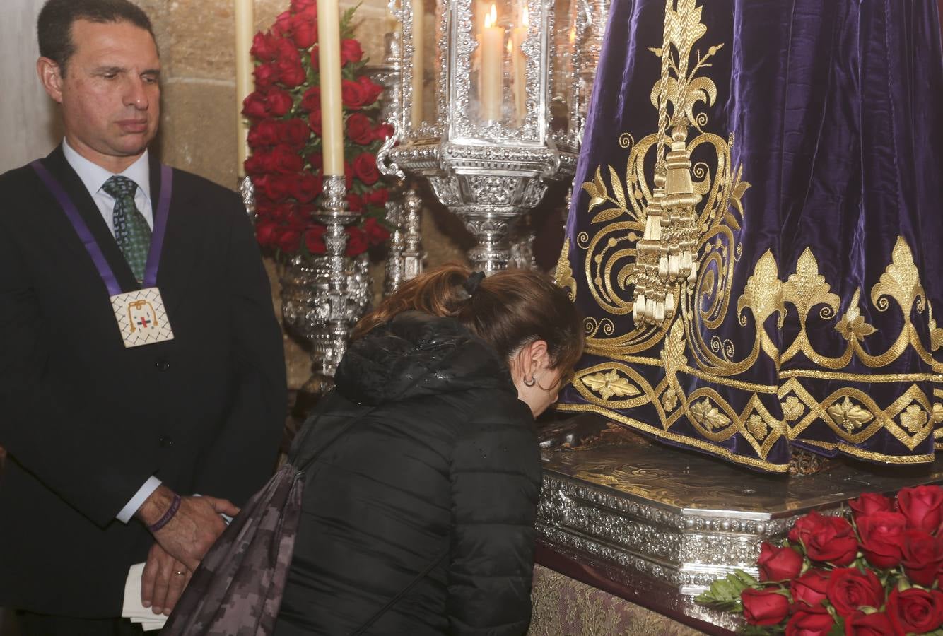 FOTOS: Solemne Besapié a Jesús de Medinaceli en Cádiz