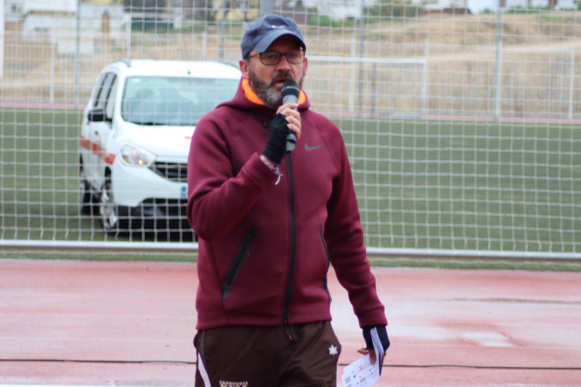 La lluviosa Media Maratón de Lucena, en imágenes