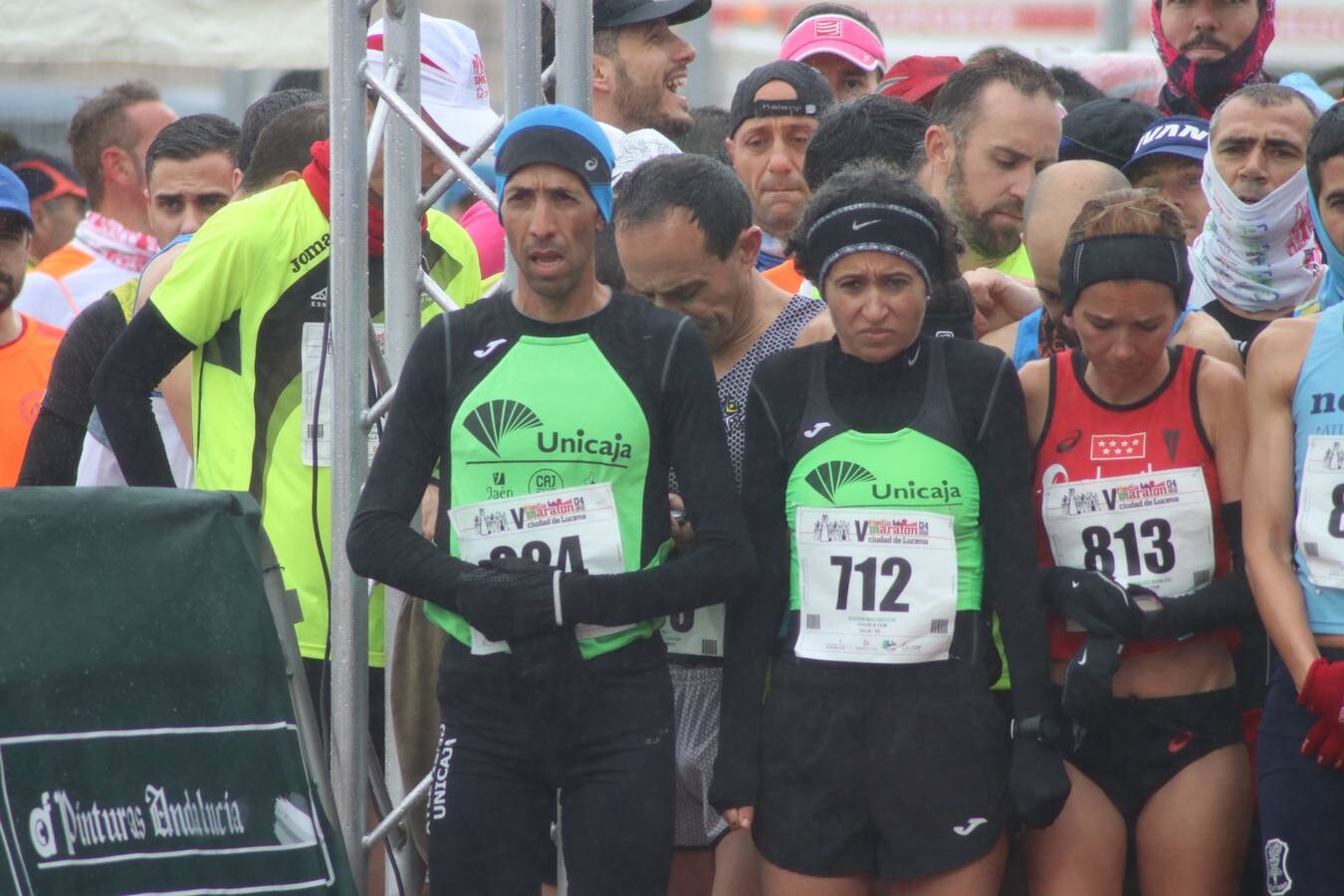 La lluviosa Media Maratón de Lucena, en imágenes