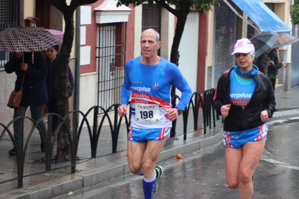 La lluviosa Media Maratón de Lucena, en imágenes