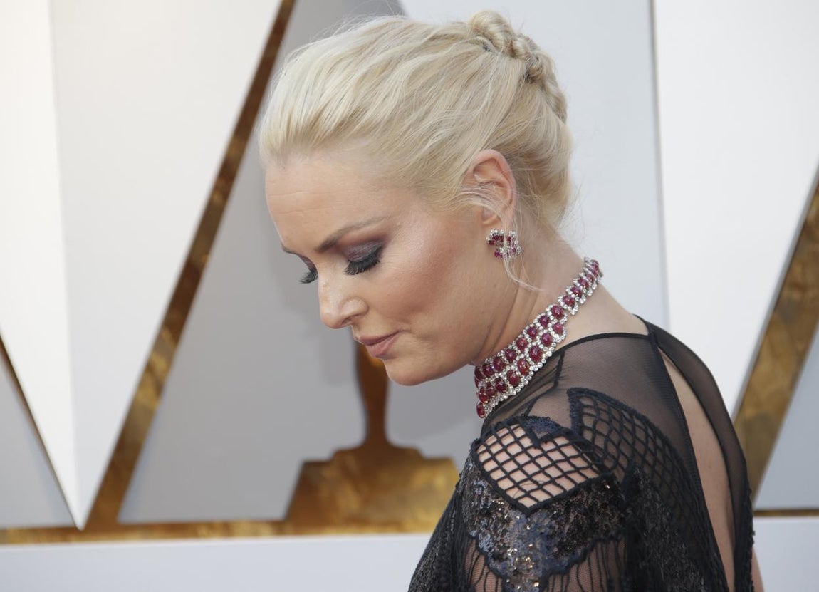 Lindsey Vonn. El conjunto de rubíes, diamantes y platino color granate de Bulgari destacaba sobre la indumentaria de la esquiadora