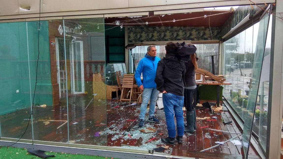 Así amanece Puerto Sherry tras el tornado