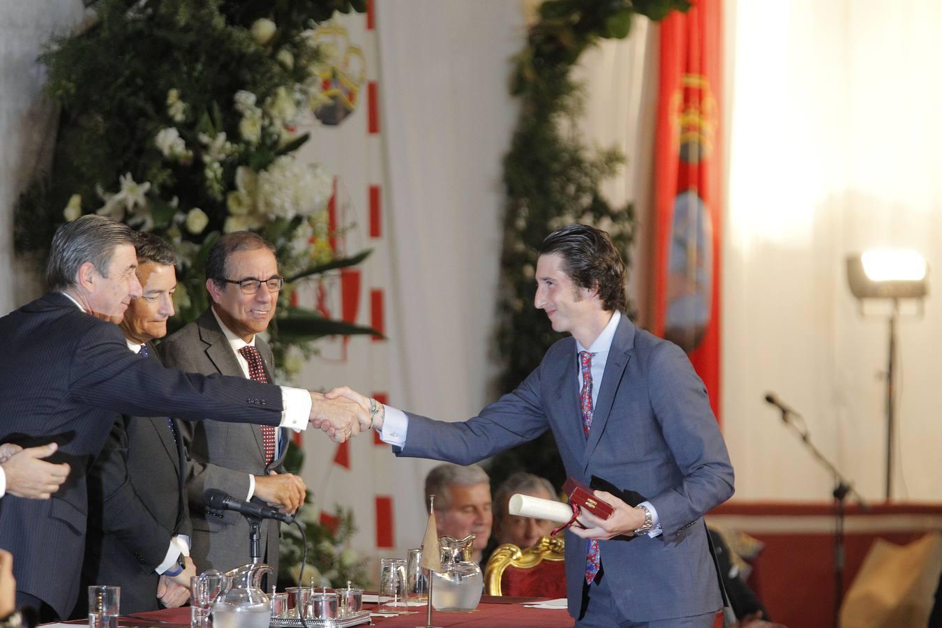 Javier Ambel, de la cuadrilla de Miguel Angel Perera, premiado como mejor subalterno