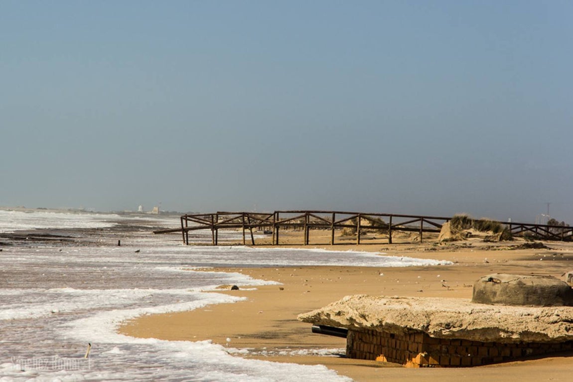 La playa de Camposoto en San Fernando tras el temporal