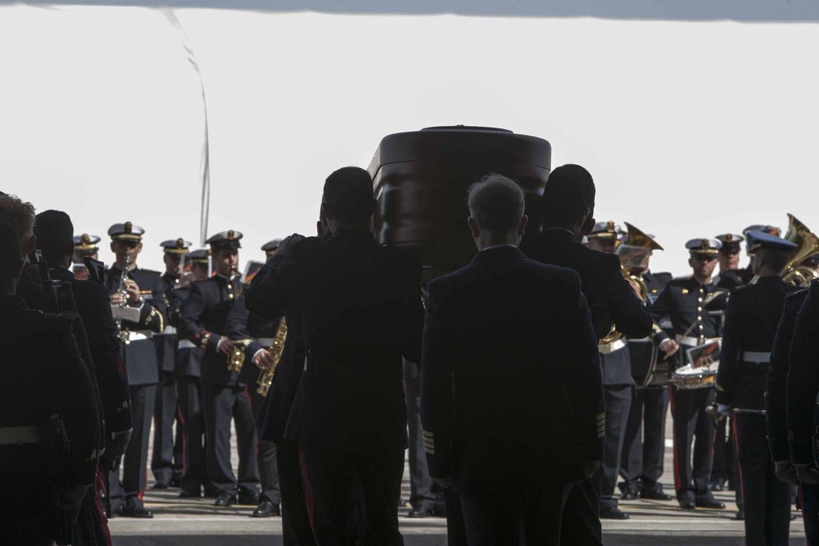 Honras fúnebres por el capitán de fragata Javier Montojo