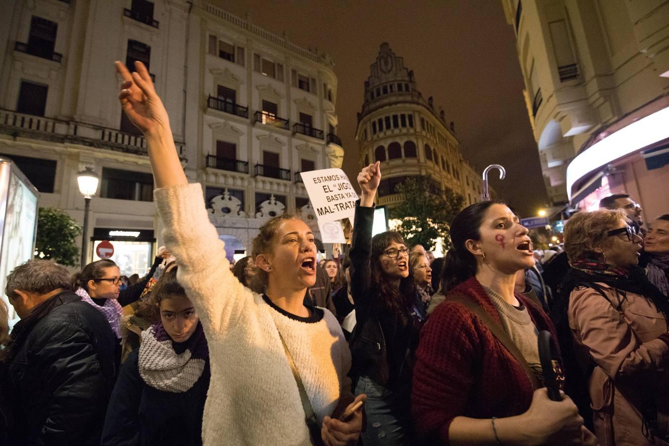 En imágenes, la multitudinaria manifestación feminista en Córdoba