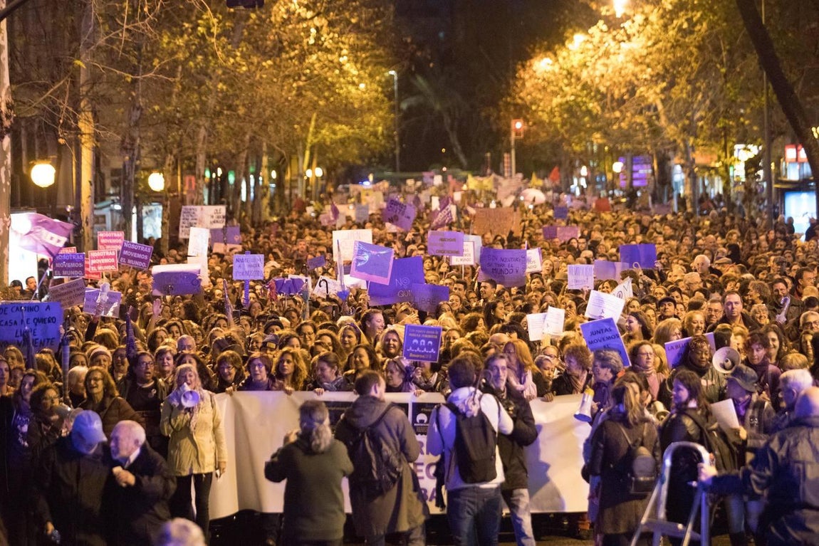 En imágenes, la multitudinaria manifestación feminista en Córdoba