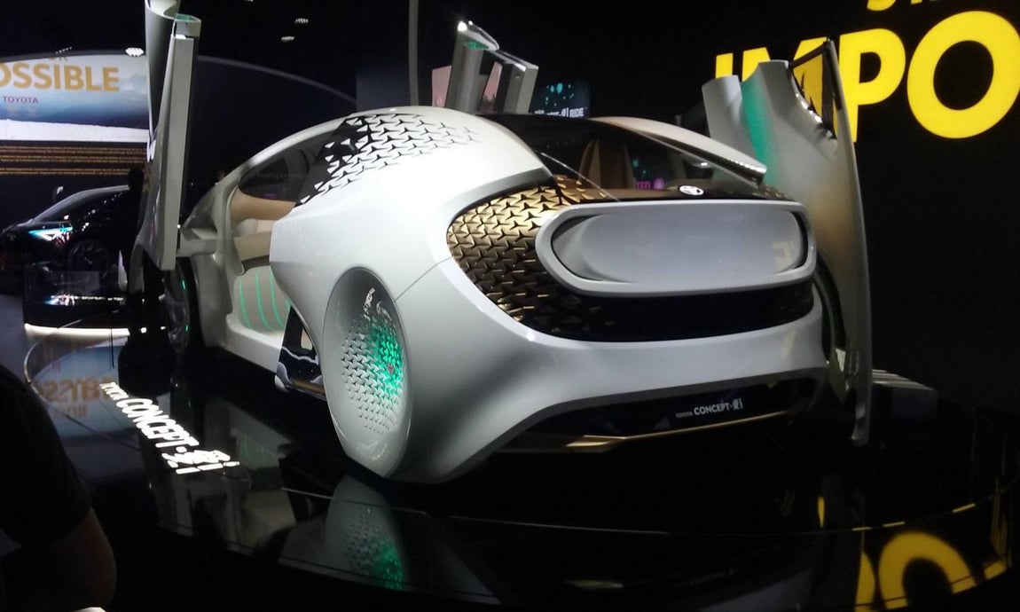 El Salón acoge la serie Concept-i de vehículos eléctricos con batería y el vehículo de pila de combustible —Fuel Cell Electric Vehicle (FCEV)—  de Toyota. 