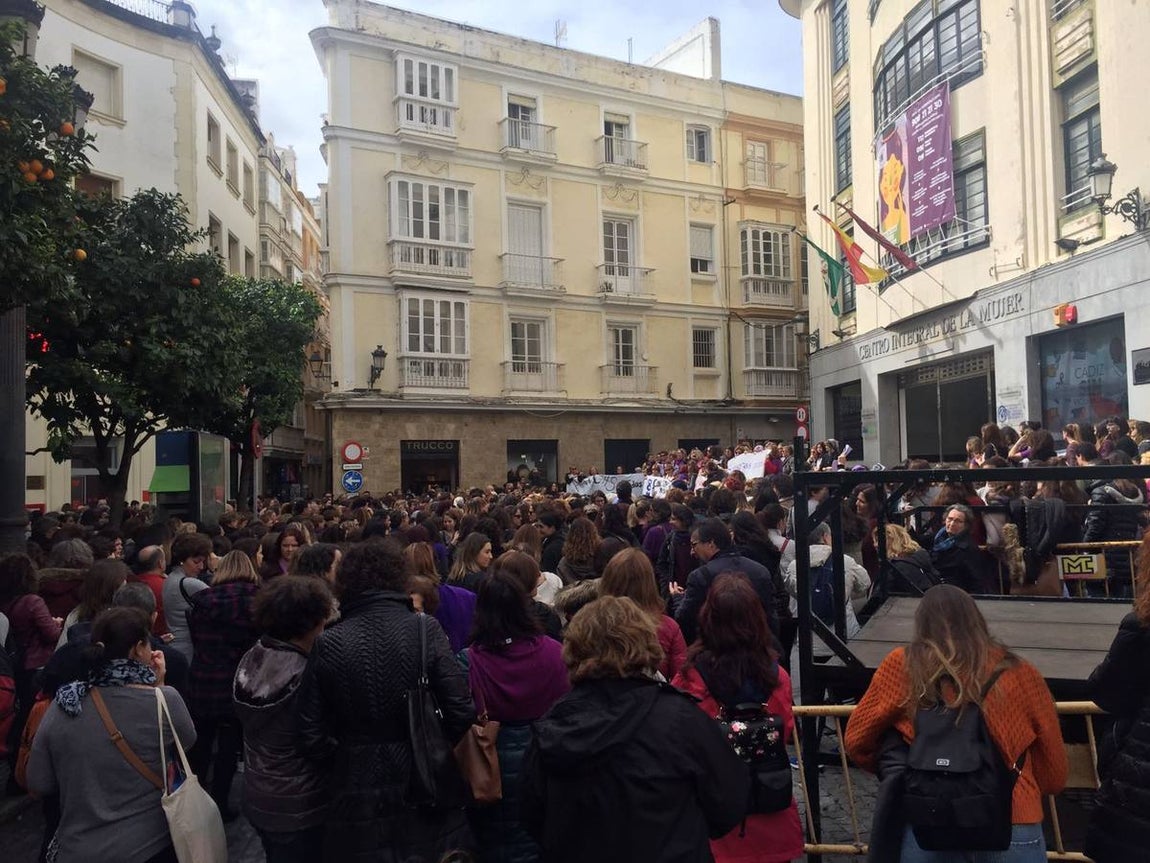 FOTOS: Así fueron las concentraciones del Día de la Mujer en Cádiz