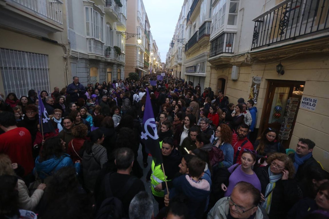 FOTOS: Marcha masiva en Cádiz por el Día Internacional de la Mujer