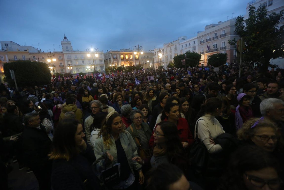 FOTOS: Marcha masiva en Cádiz por el Día Internacional de la Mujer