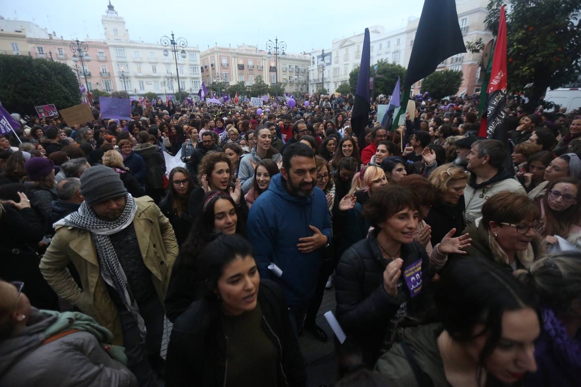 FOTOS: Marcha masiva en Cádiz por el Día Internacional de la Mujer