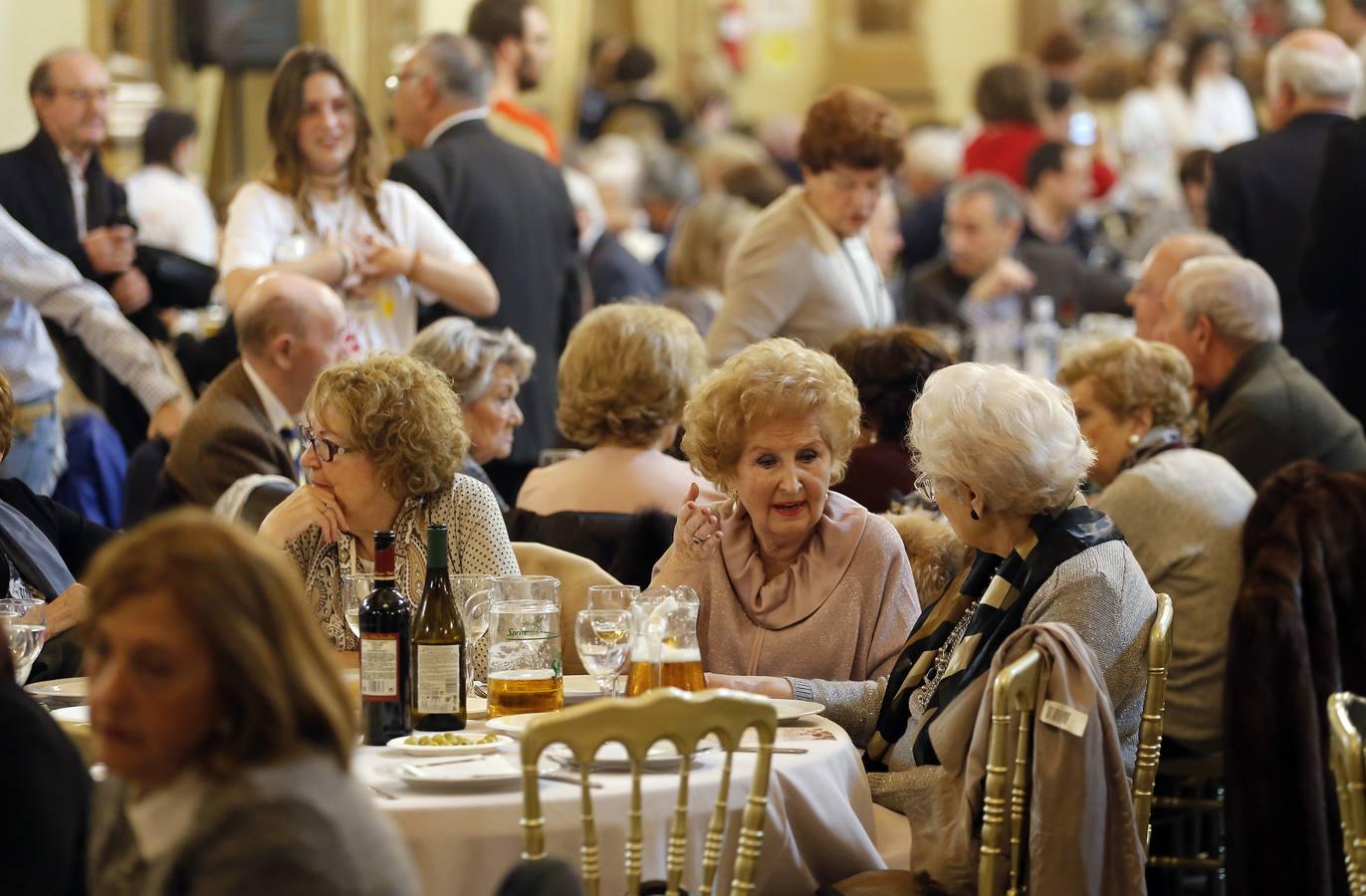 La comida benéfica de la Fundación Bangassou en Córdoba, en imágenes