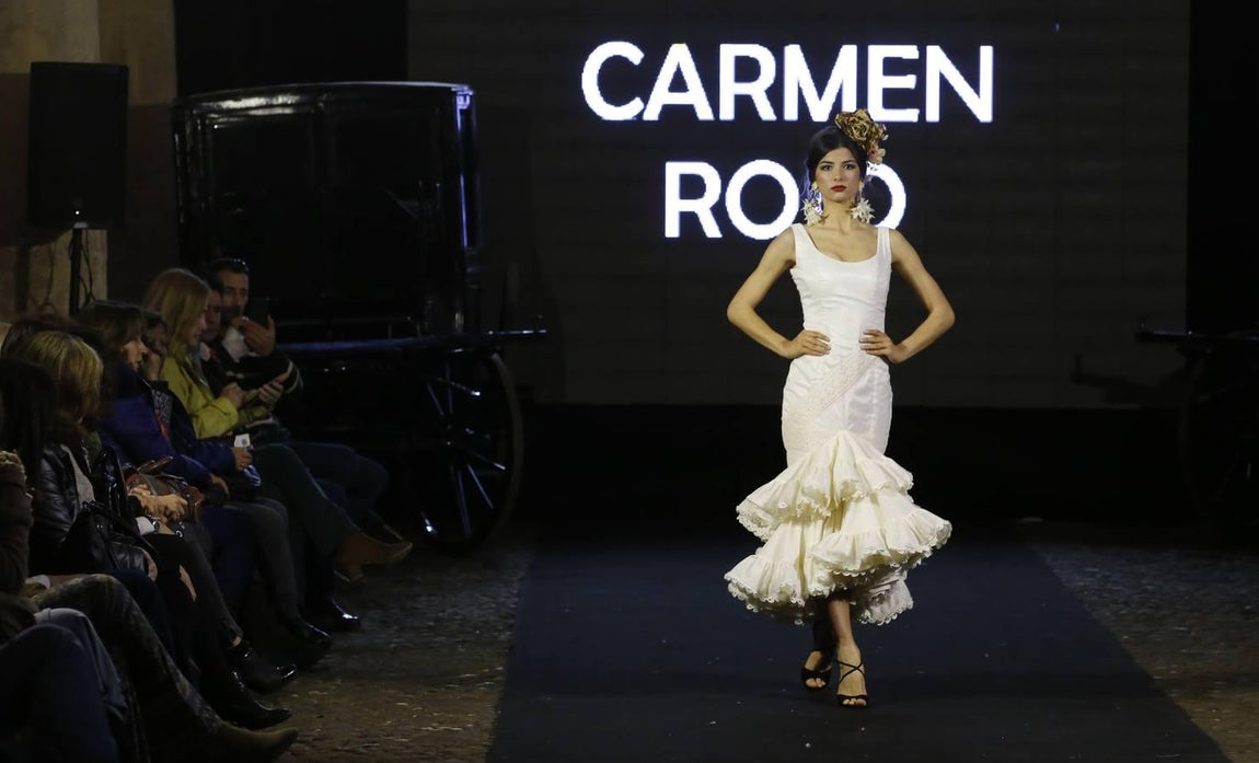 En imágenes, el desfile de moda flamenca en las Caballerizas Reales de Córdoba