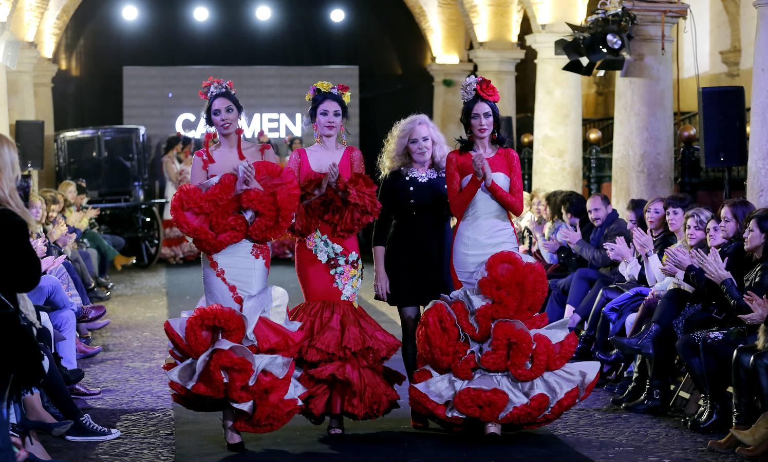 En imágenes, el desfile de moda flamenca en las Caballerizas Reales de Córdoba