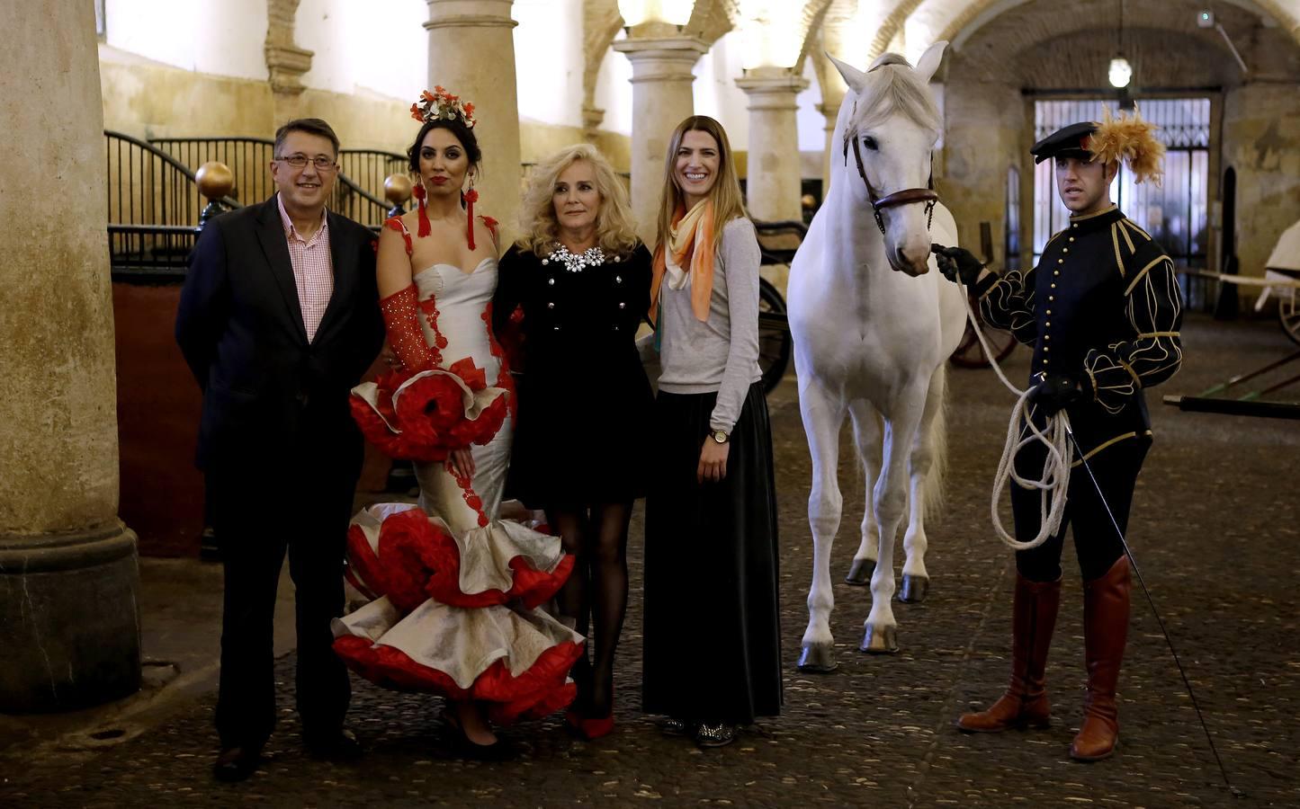 En imágenes, el desfile de moda flamenca en las Caballerizas Reales de Córdoba