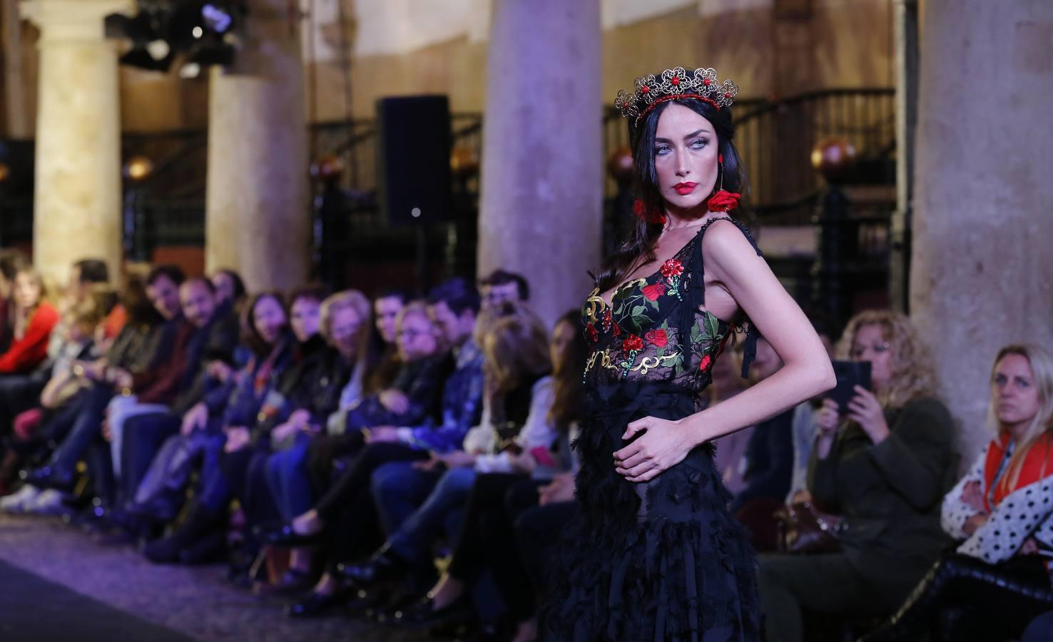 En imágenes, el desfile de moda flamenca en las Caballerizas Reales de Córdoba