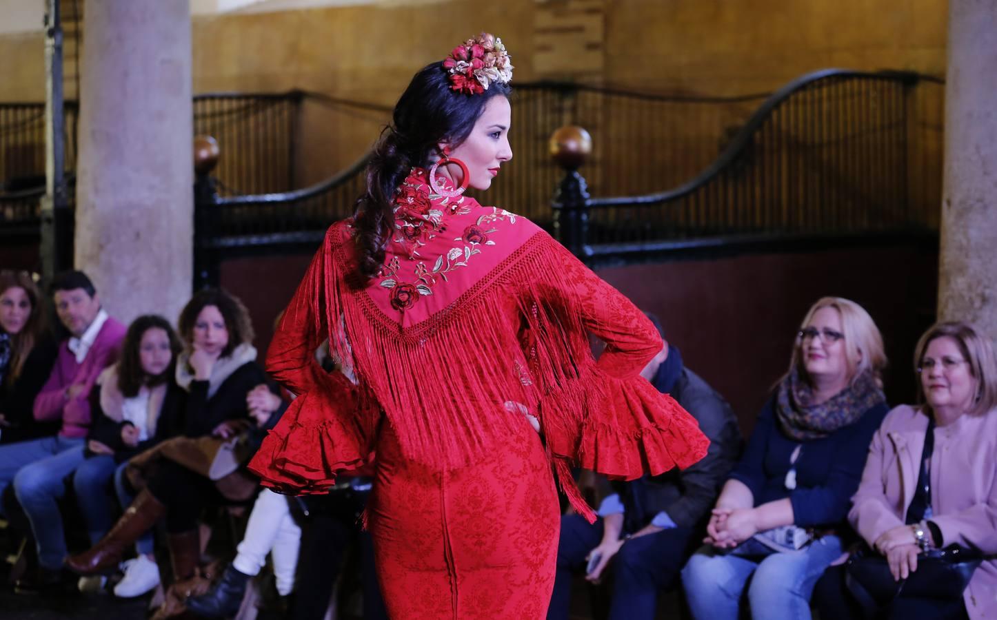 En imágenes, el desfile de moda flamenca en las Caballerizas Reales de Córdoba