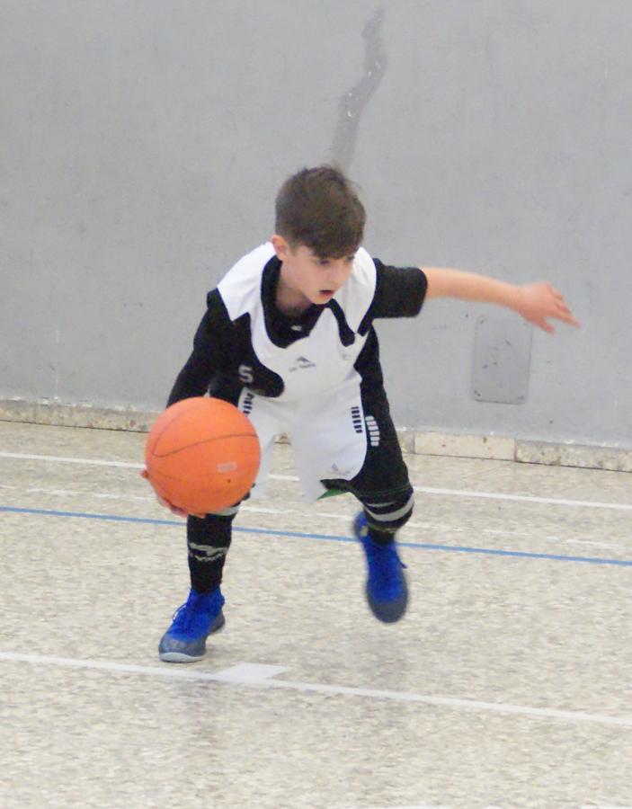 Las mejores imágenes del partido de baloncesto entre Escuelas Pías Aluche y Obispo Perello