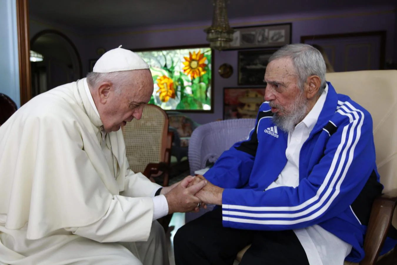 Francisco y el expresidente cubano Fidel Castro, se encontraron en septiembre de 2015 en La Habana (Cuba) después de que el Pontífice oficiara una misa multitudinaria en la emblemática Plaza de la Revolución ante unas 200.000 personas. 