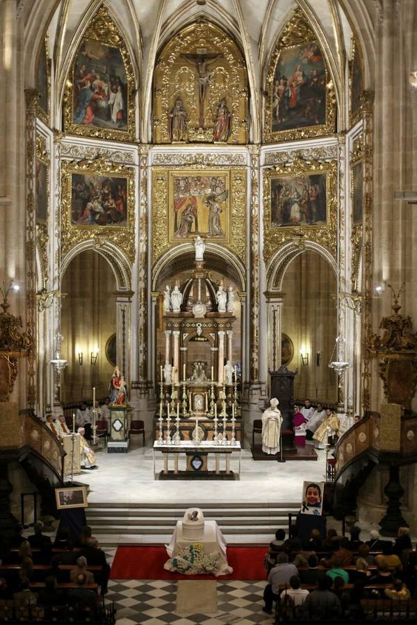 Las imágenes más emotivas del funeral por el niño Gabriel en Almería