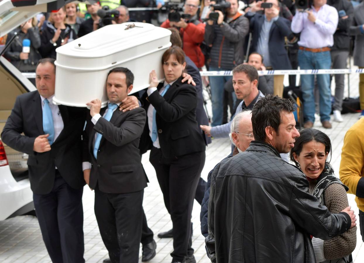 Las imágenes más emotivas del funeral por el niño Gabriel en Almería