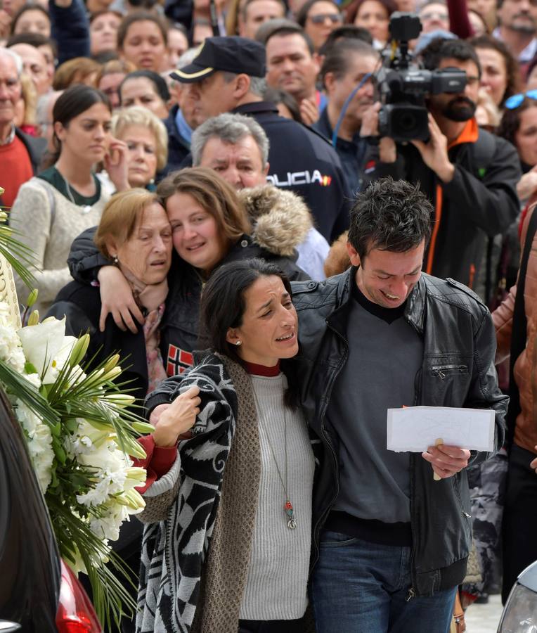 Las imágenes más emotivas del funeral por el niño Gabriel en Almería