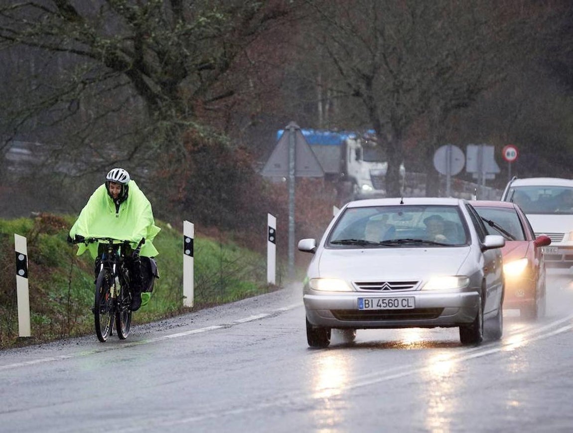 La llegada de «Gisele» a España, en imágenes. Galicia será de las regiones más afectadas por la nueva borrasca, con fuertes lluvias y vientos