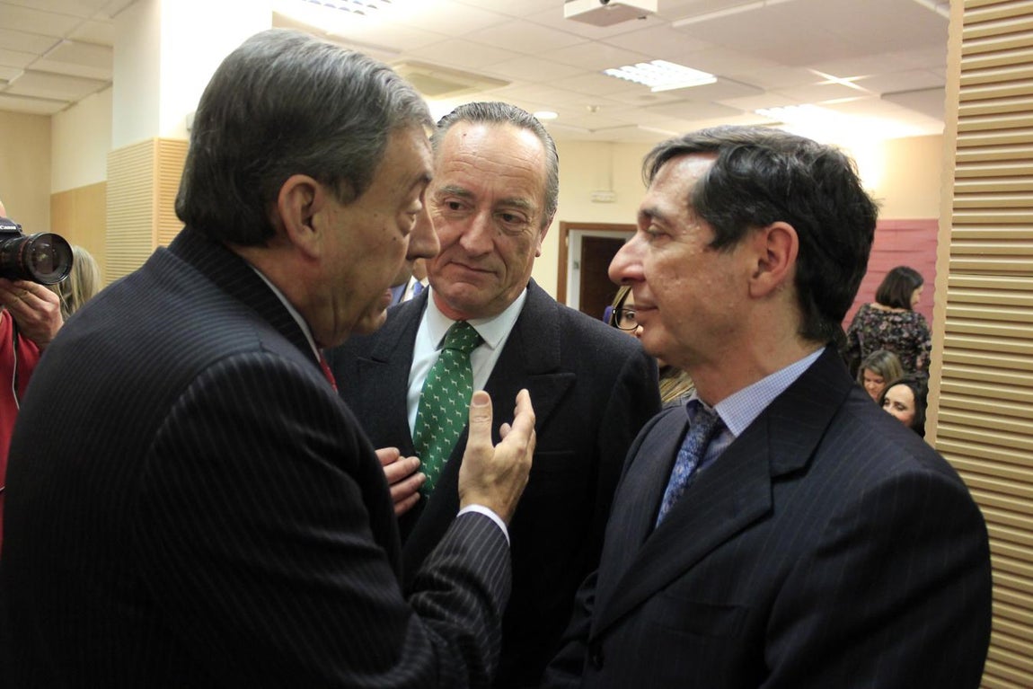 La toma de posesión de Ángel Cervantes, decano del Colegio de Abogados, en imágenes