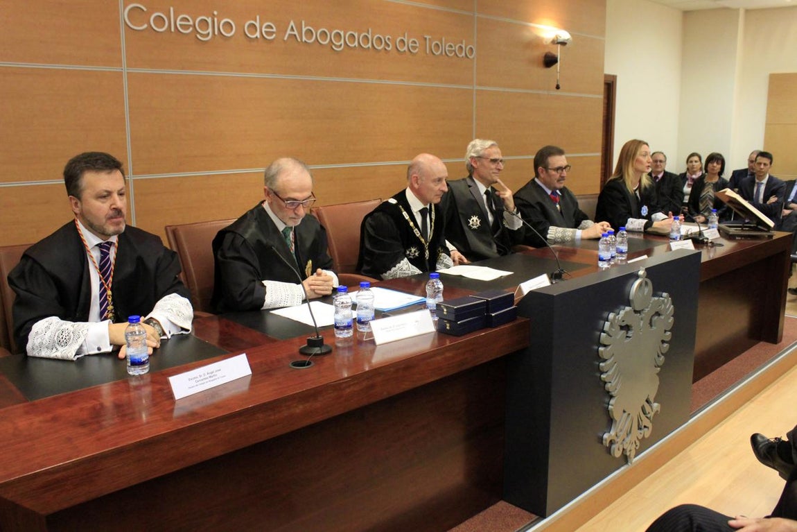 La toma de posesión de Ángel Cervantes, decano del Colegio de Abogados, en imágenes