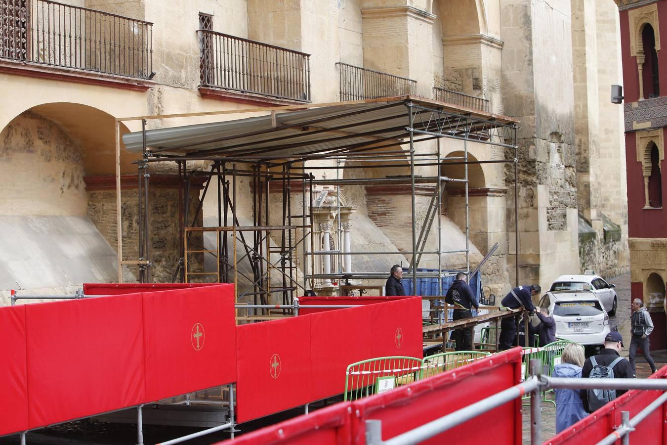 La preparación de la Semana Santa de Córdoba, en imágenes