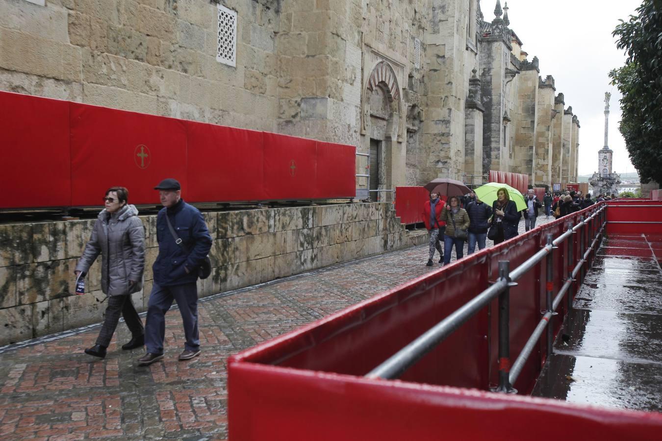 La preparación de la Semana Santa de Córdoba, en imágenes