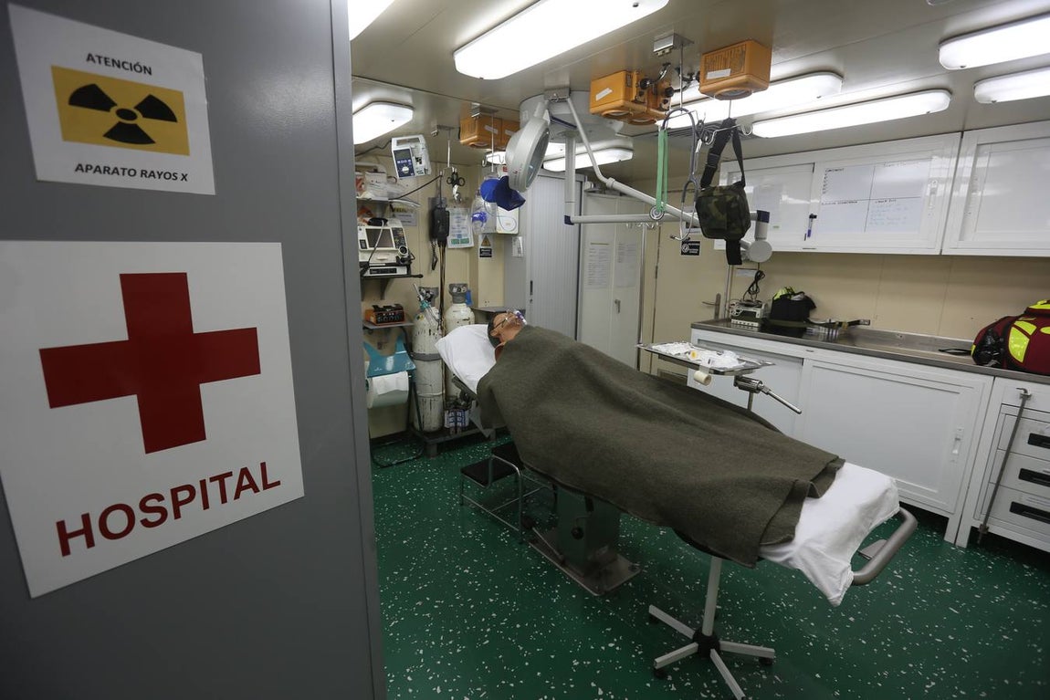 Jornada de puertas abiertas en la fragata Méndez Núñez