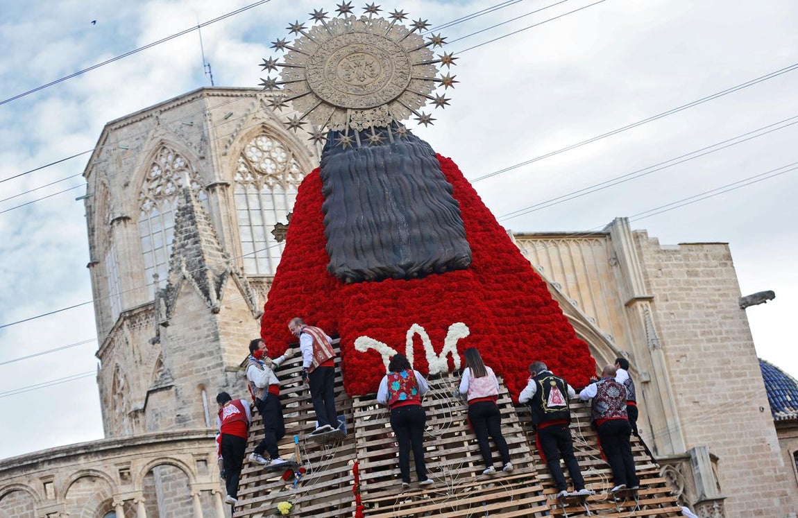La Ofrenda de Fallas 2018, en imágenes. 