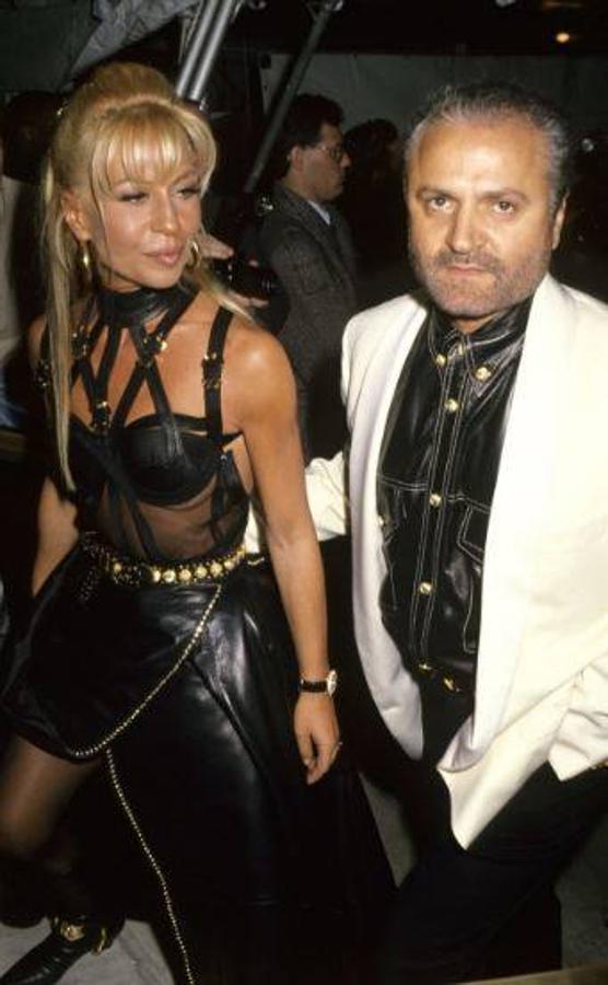 Gianni y Donatella Versace. 