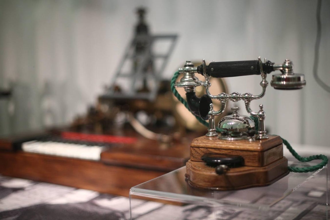 En imágenes, una vuelta a la ciencia en 200 objetos