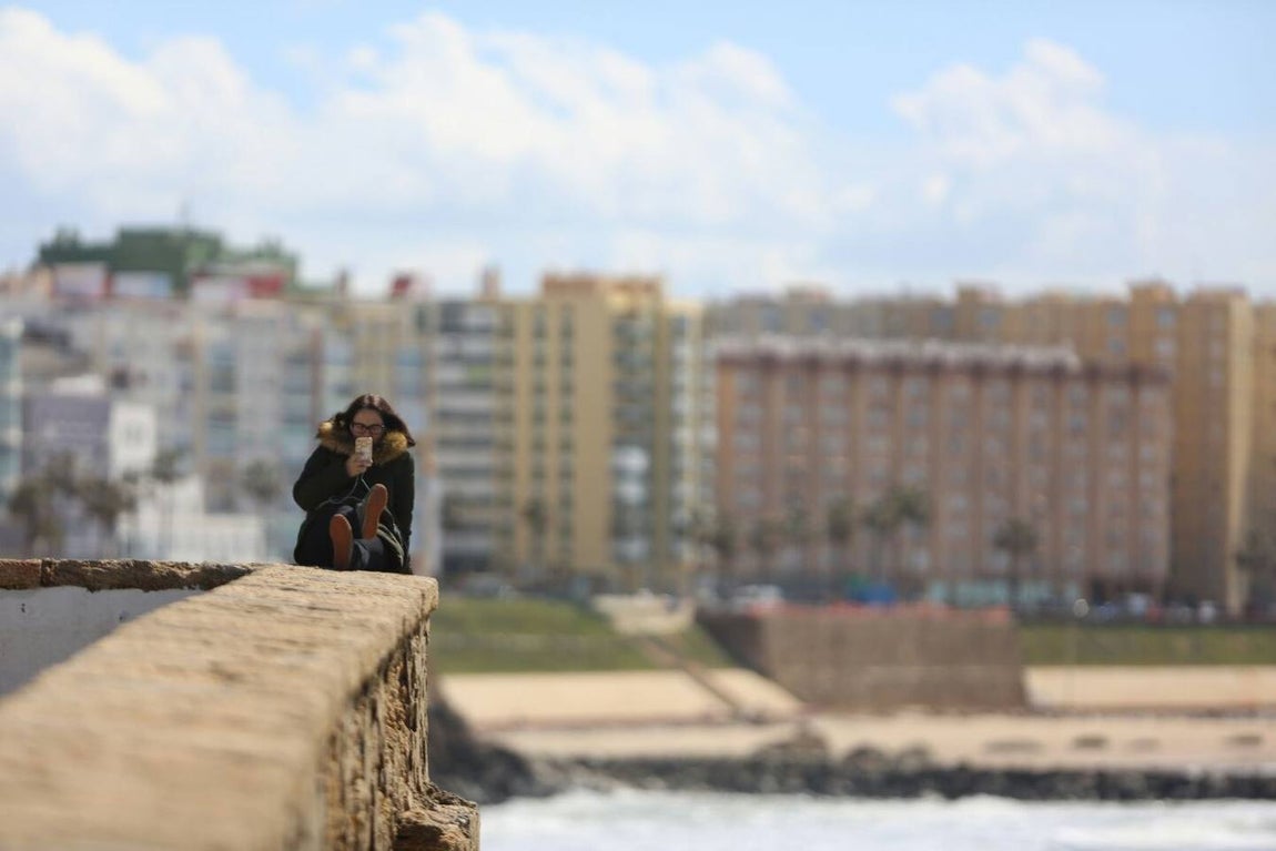 FOTOS: Cádiz estrena la primavera con sol y frío