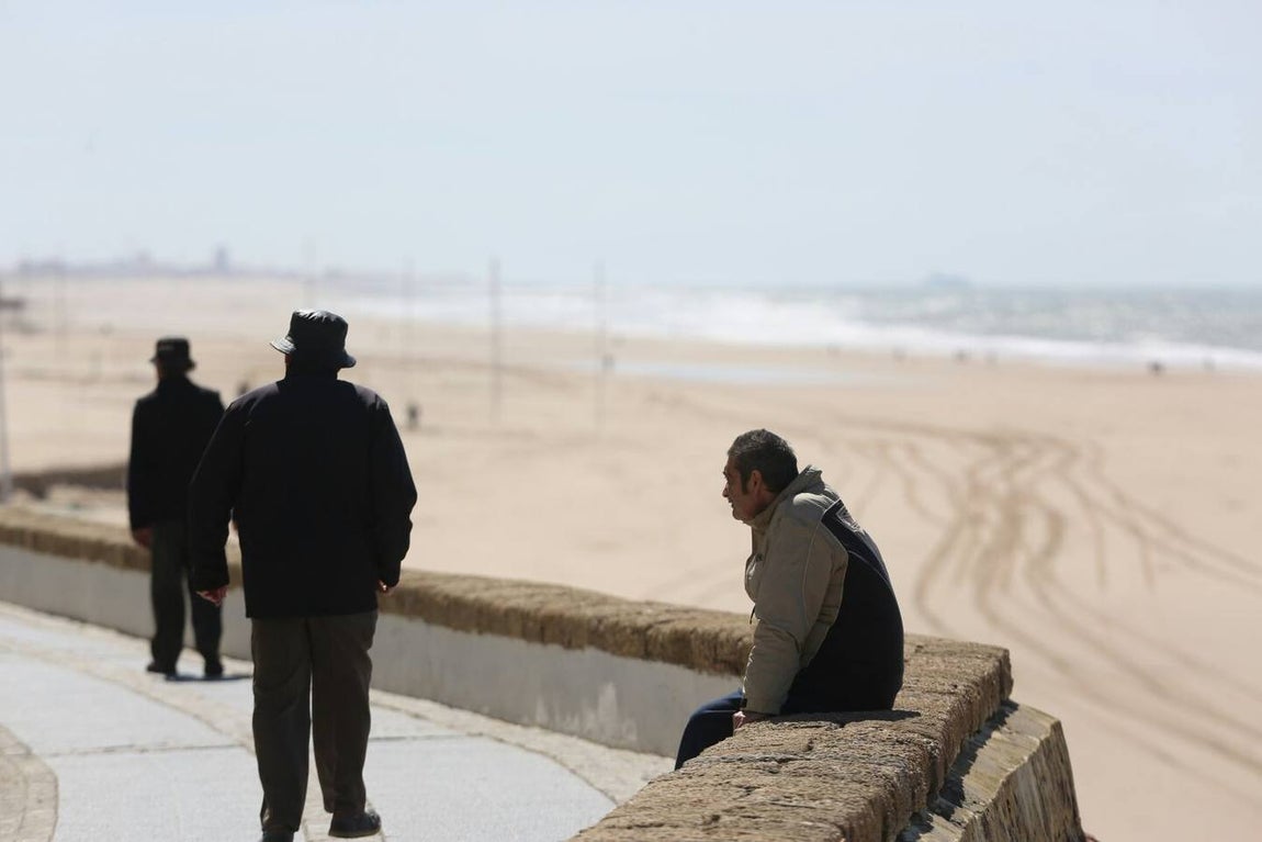 FOTOS: Cádiz estrena la primavera con sol y frío