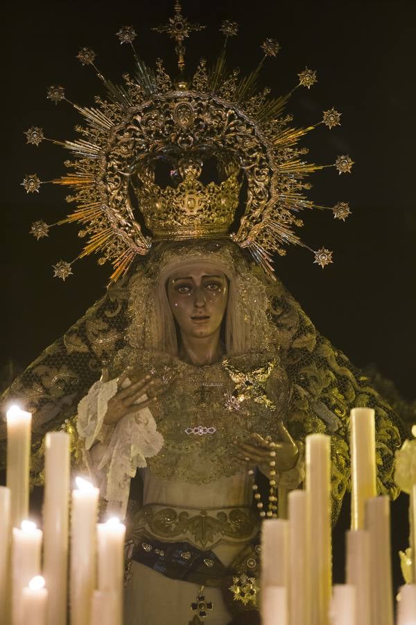 En fotos, salida de la hermandad de Bellavista de la Parroquia del Dulce Nombre de María en la Semana Santa de Sevilla 2018