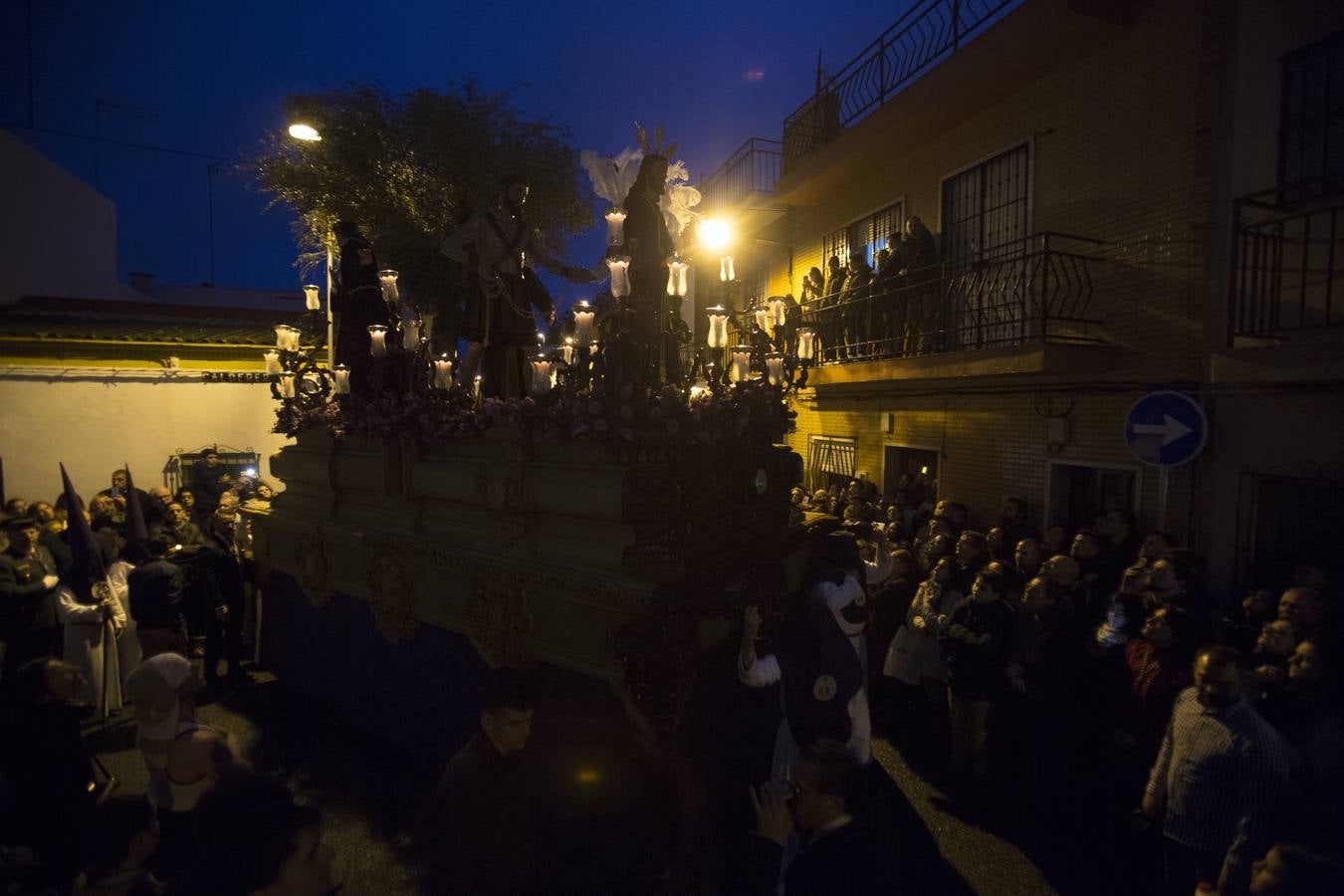 En fotos, salida de la hermandad de Bellavista de la Parroquia del Dulce Nombre de María en la Semana Santa de Sevilla 2018