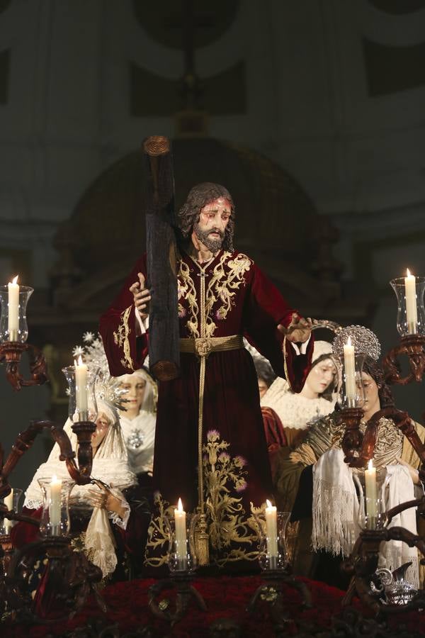 En fotos, llantos y tristeza de La Misión del Claret en la Semana Santa de Sevilla 2018