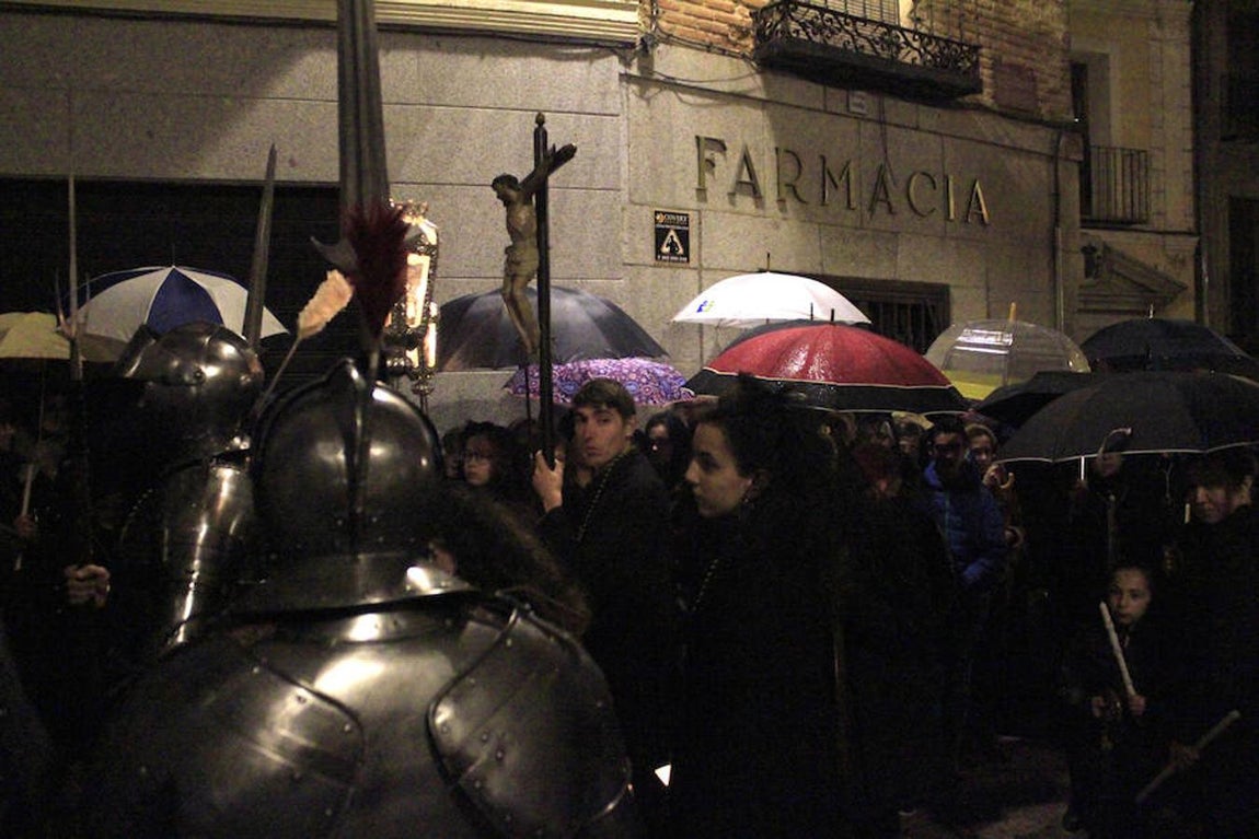 La lluvia suspende la procesión del Viernes de Dolores