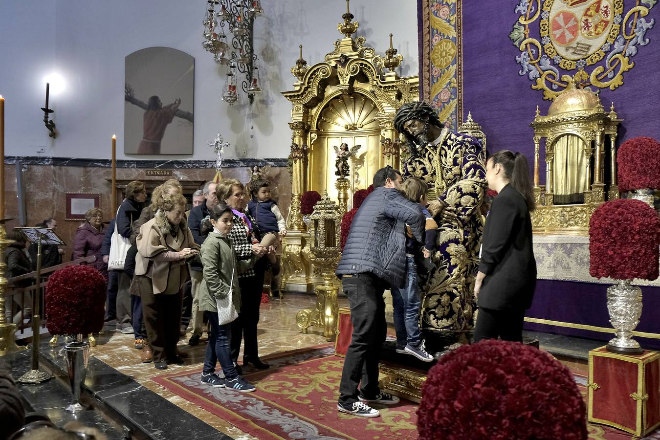 En fotos, devoto Besamanos a Jesús del Gran Poder en la Semana Santa de 2018