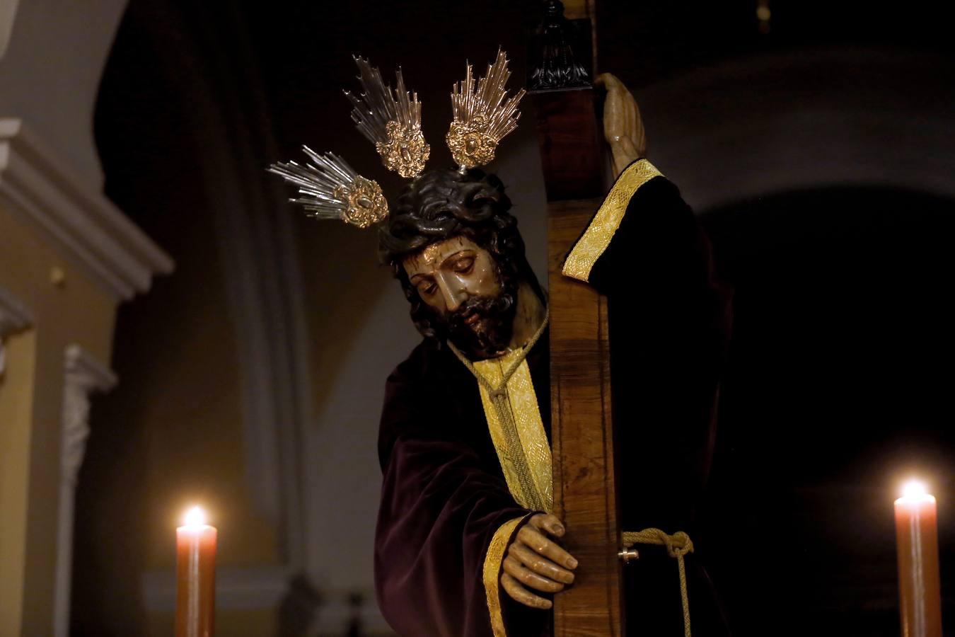 Los via crucis de la Sangre y Nazareno de Córdoba se quedan en sus iglesias, en imágenes