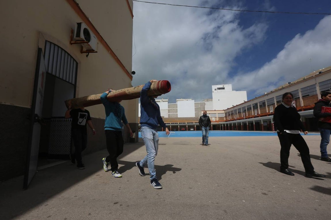 Fotos: Preparativos para el Domingo de Ramos en Cádiz