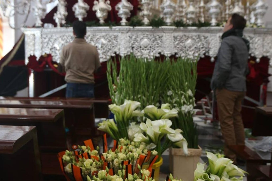 Fotos: Preparativos para el Domingo de Ramos en Cádiz